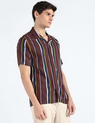 verticle stripe short sleeve shirt