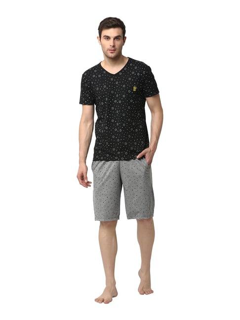 vimal jonney grey & black printed t-shirt & shorts