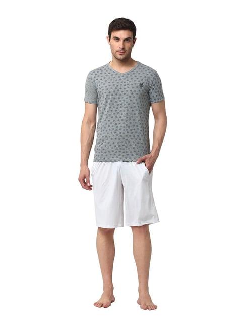 vimal jonney grey & white printed t-shirt & shorts