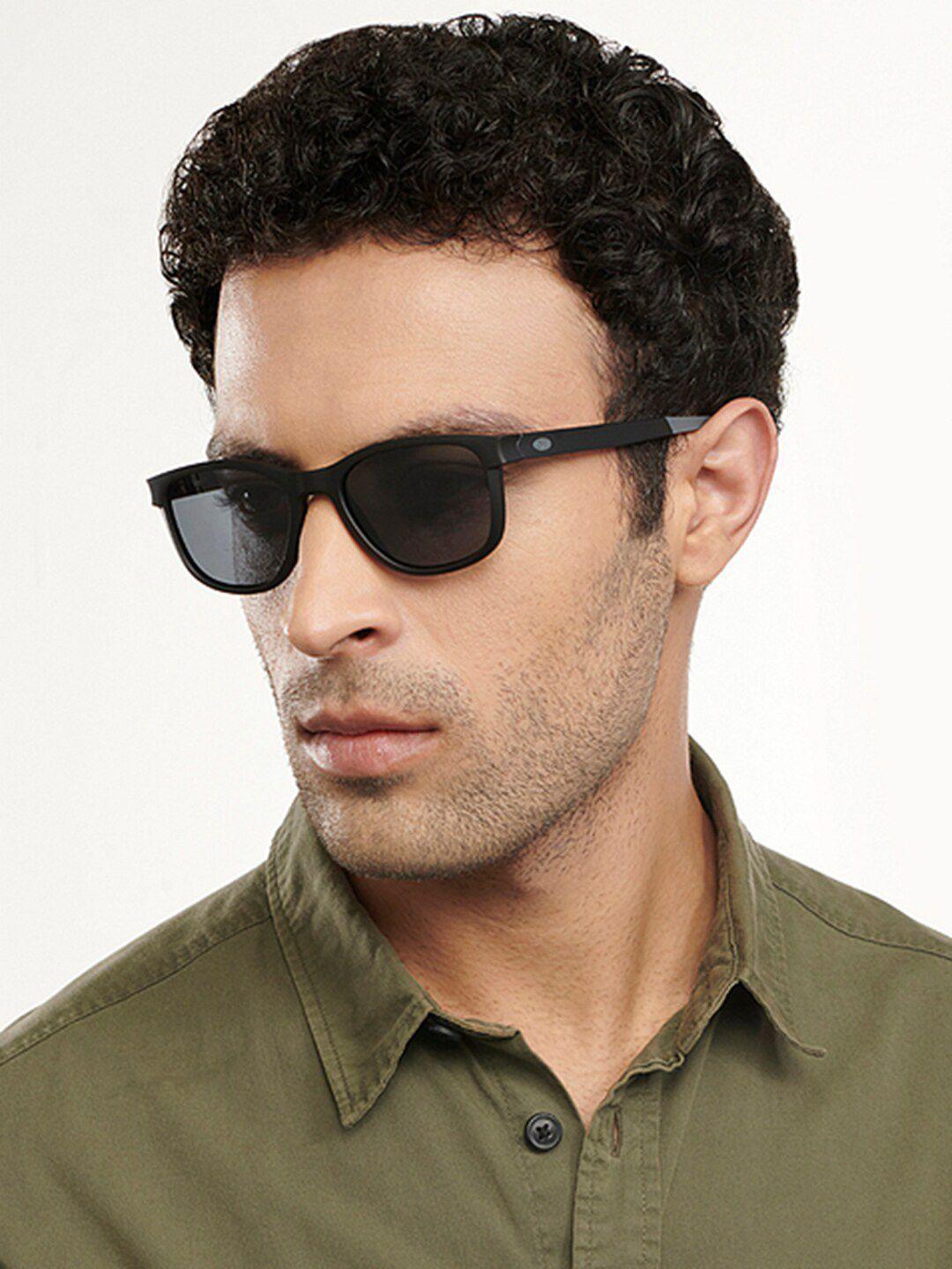 vincent chase lens & wayfarer sunglasses with polarised & uv protected lens