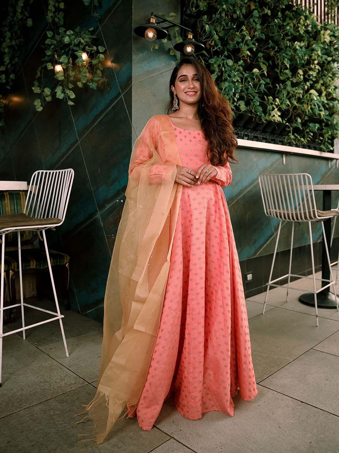 vinya peach-coloured dress