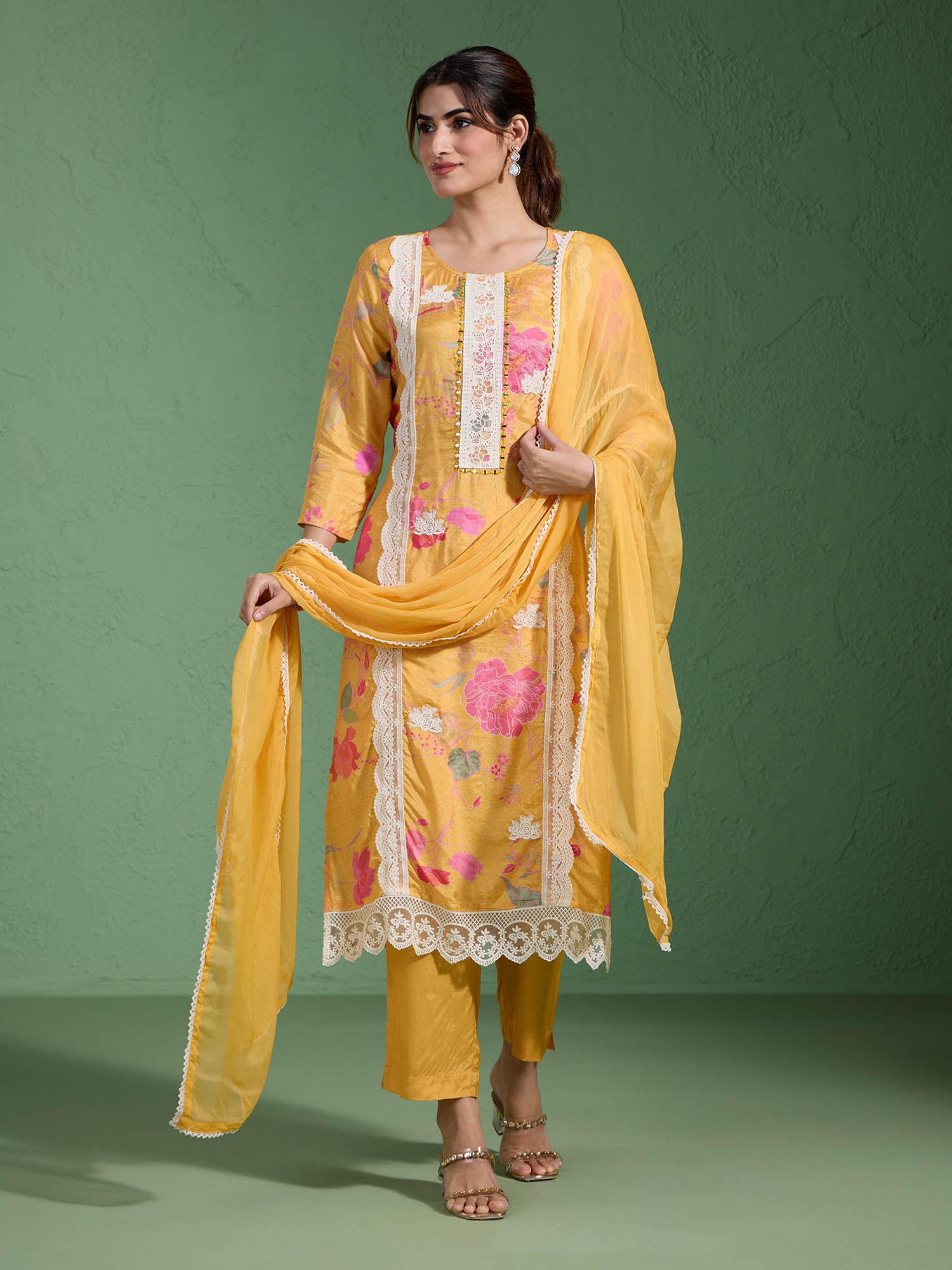 viscose muslin digital printed embroidered yellow kurta pant dupatta (set of 3)