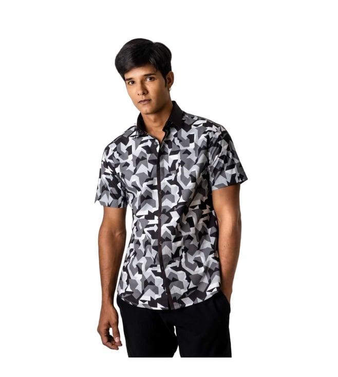 vivek karunakaran grey short sleeve shirt in pixel print poplin