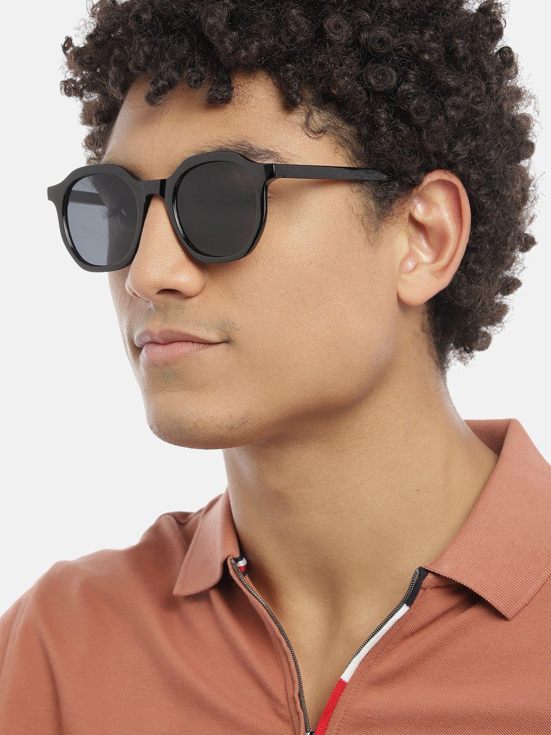 voyage unisex black lens & black round sunglasses with uv protected lens