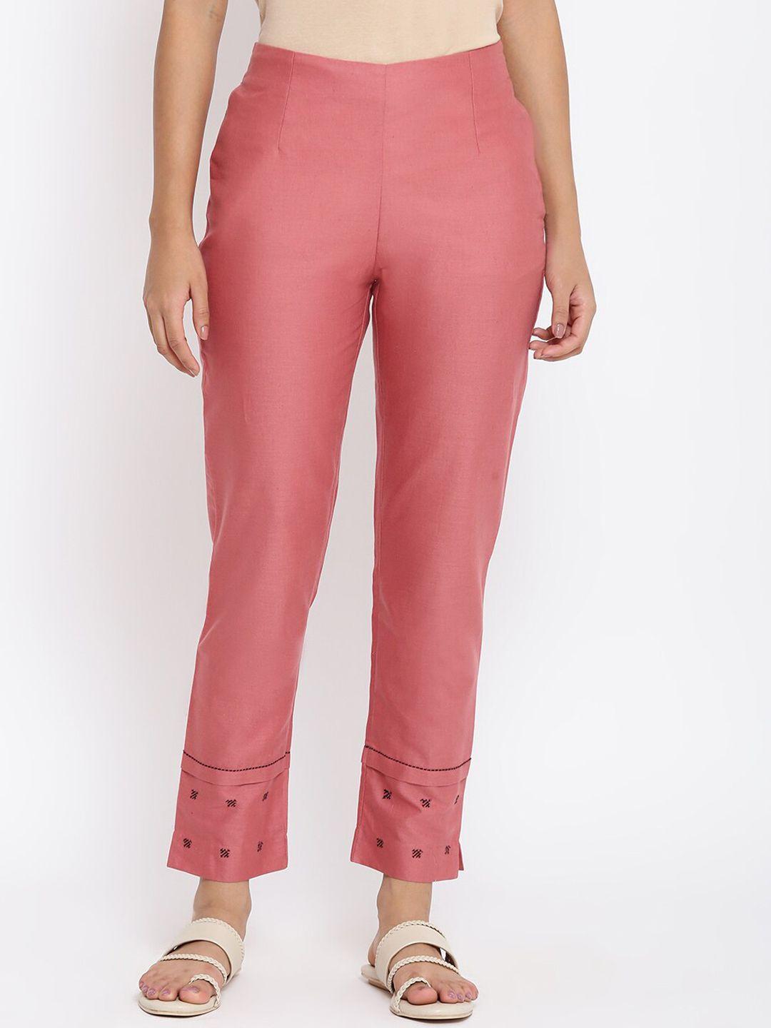 w women dusty pink solid slim fit cotton cigarette trouser