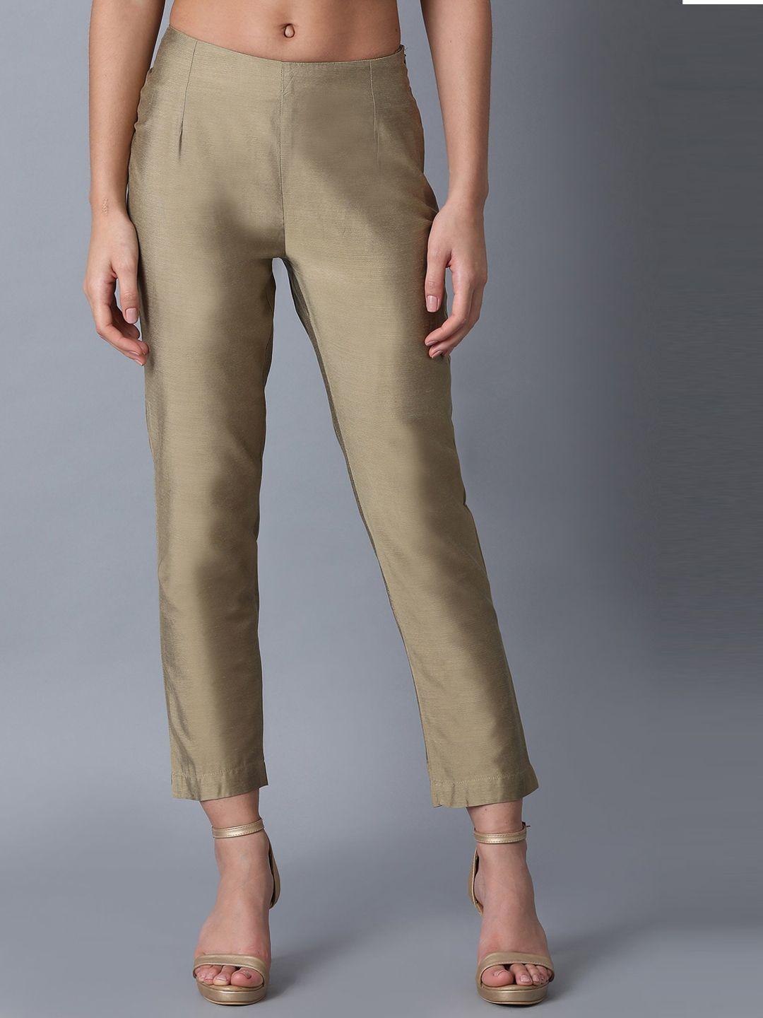w women gold-toned slim fit cropped trousers