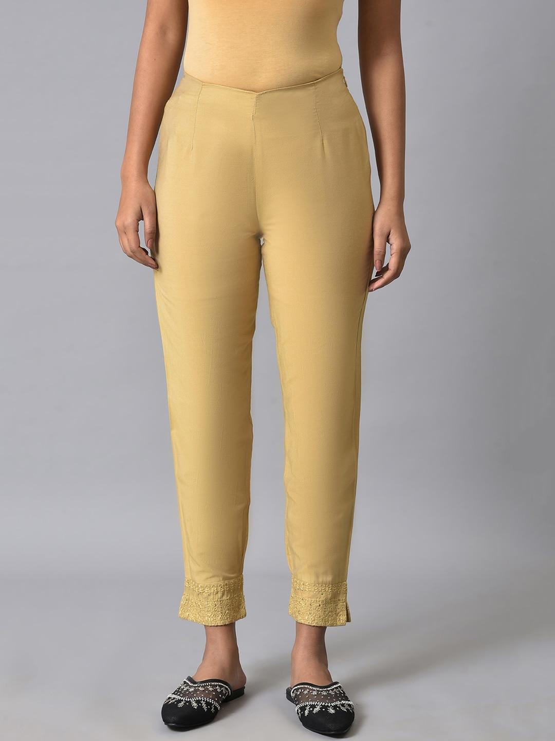 w women mid rise slim fit cropped trousers