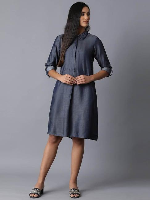 w blue knee-length shirt dress