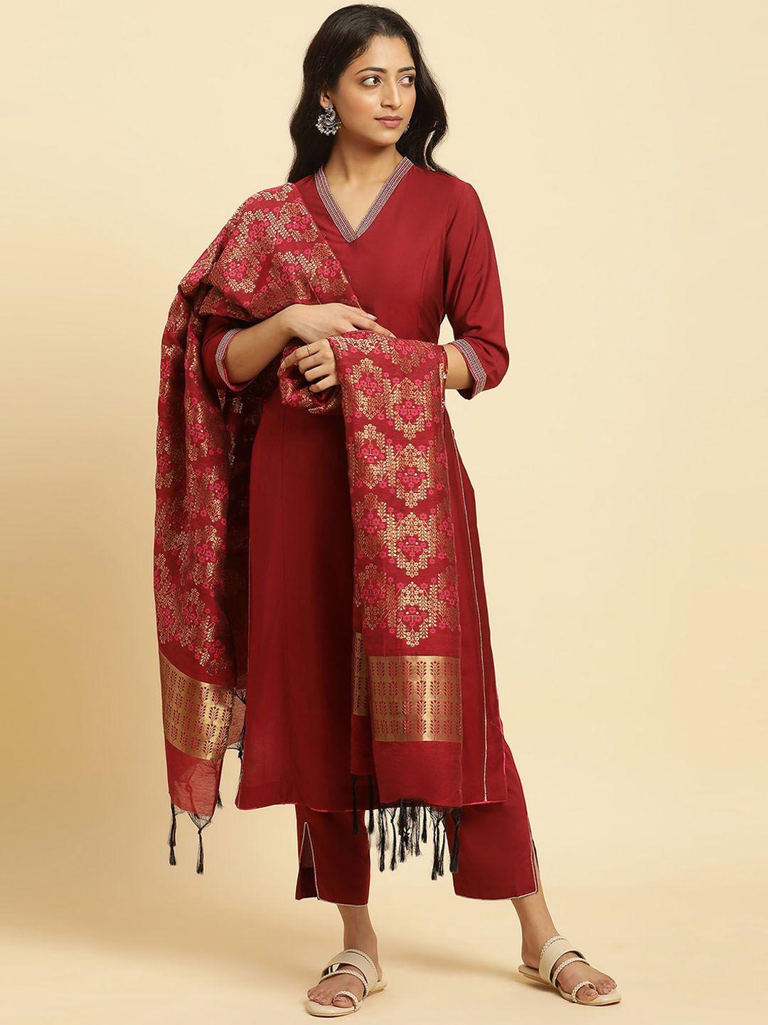 w maroon v-neck thread work regular kurta with trousers & with dupatta