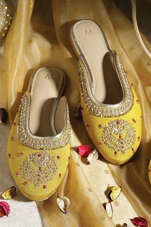 w mustard round toe flat-wsusan