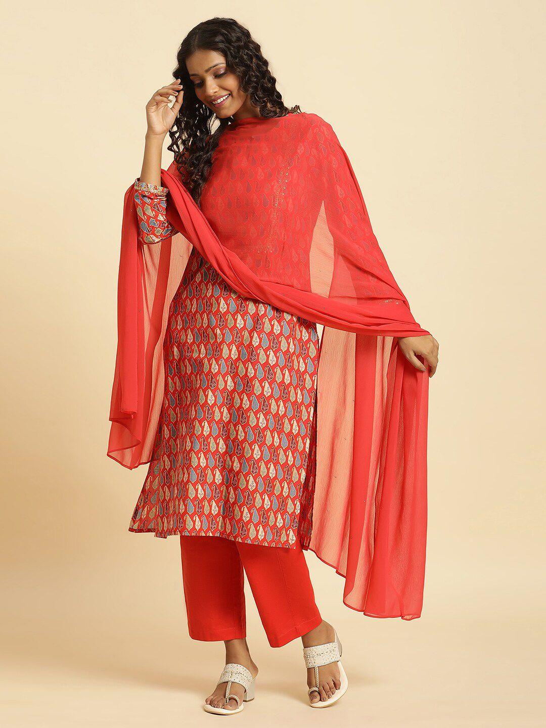 w red & gold-toned dupatta