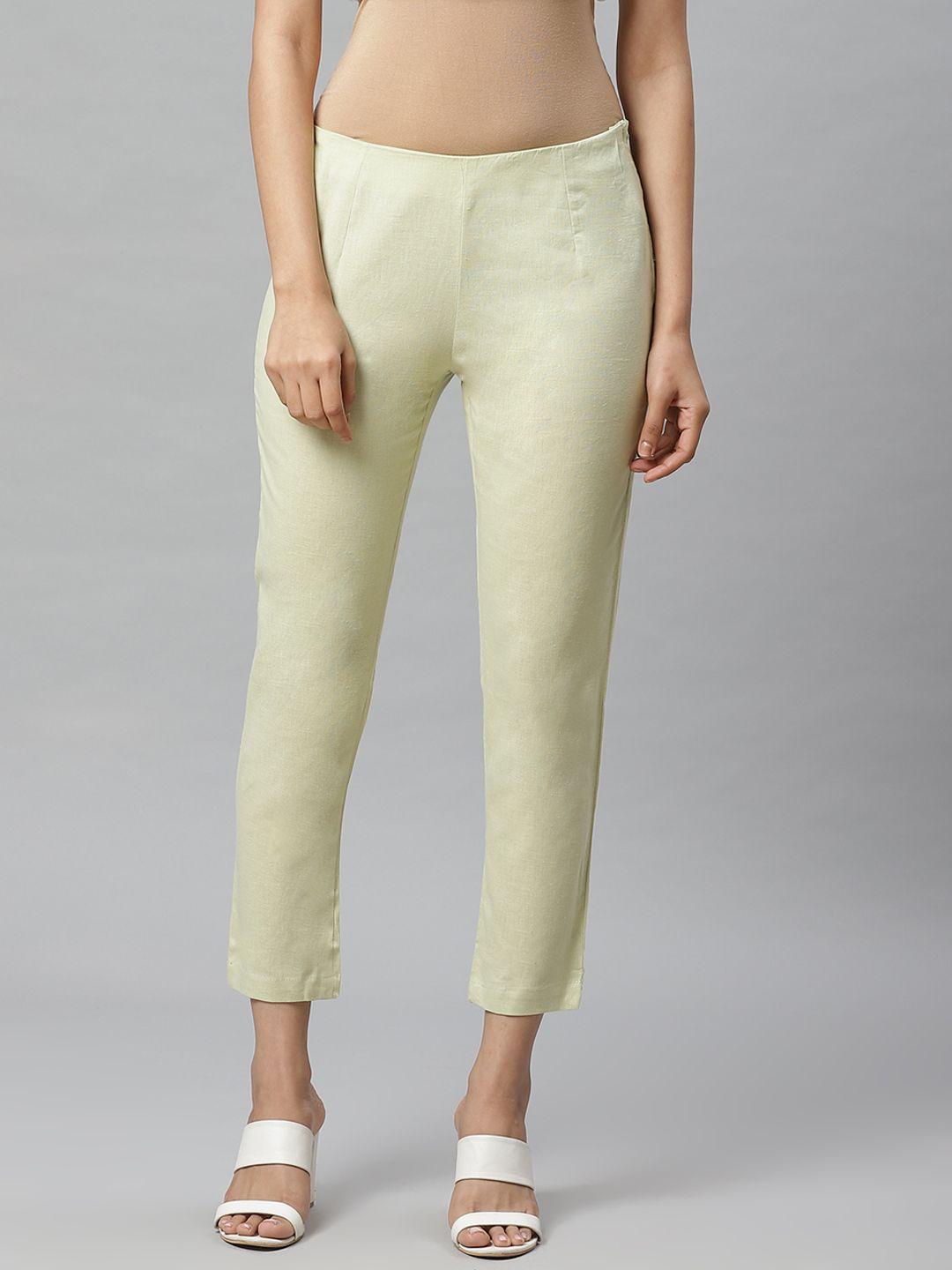 w women green slim fit solid cropped regular trousers