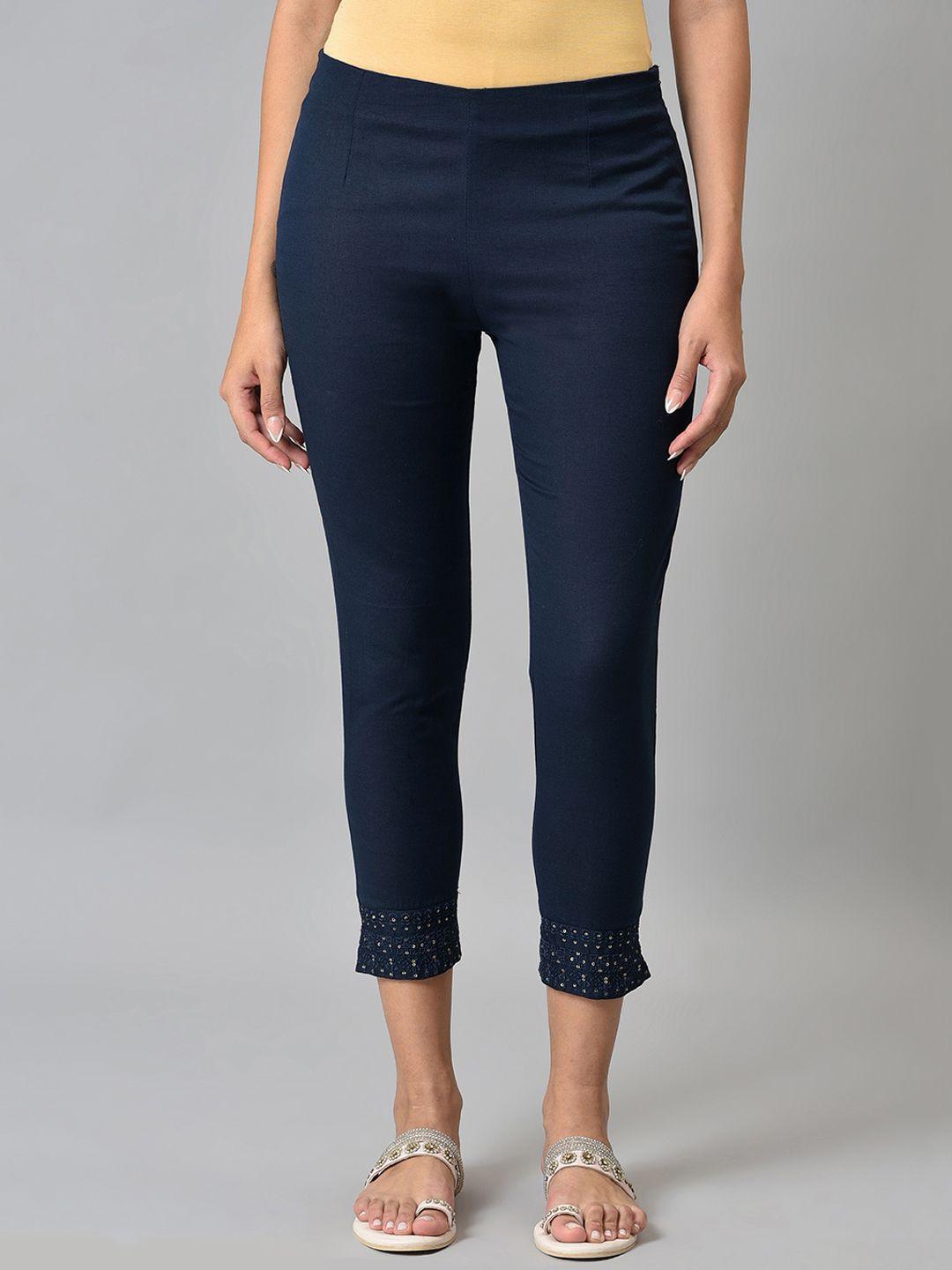 w women mid rise slim fit plain cotton regular trousers