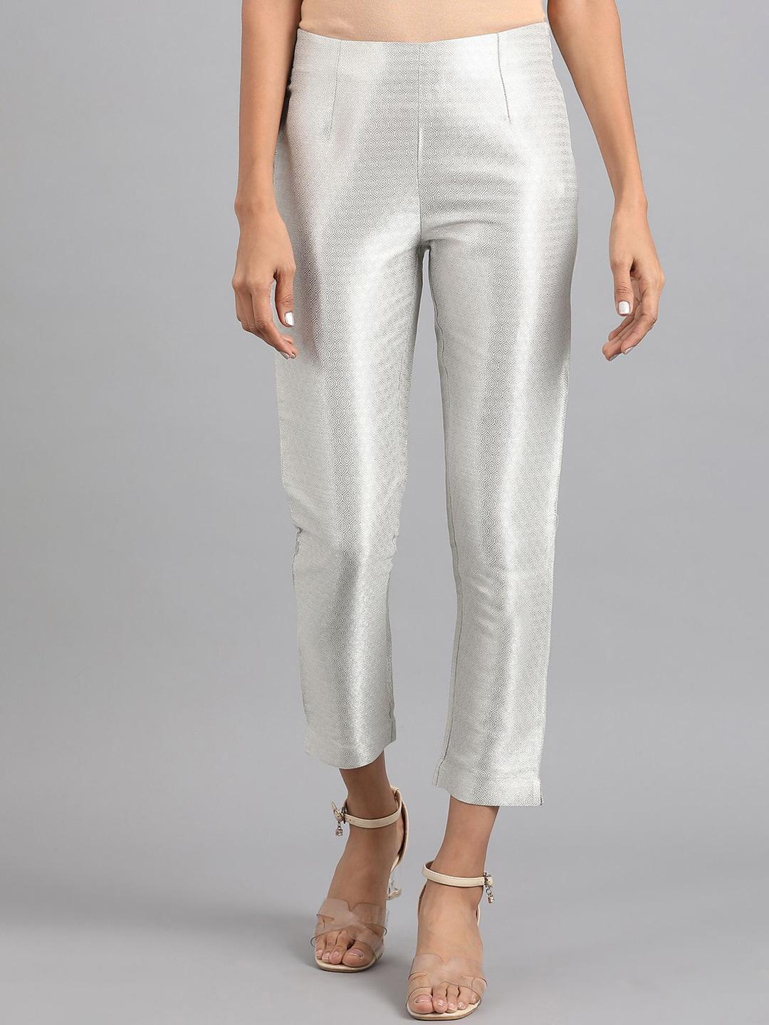 w women silver-toned printed slim fit cropped trousers