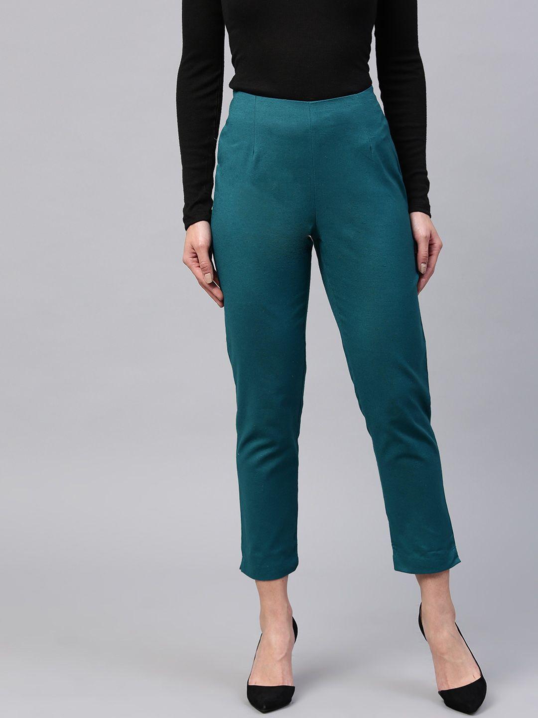 w women teal green solid cropped cigarette trousers