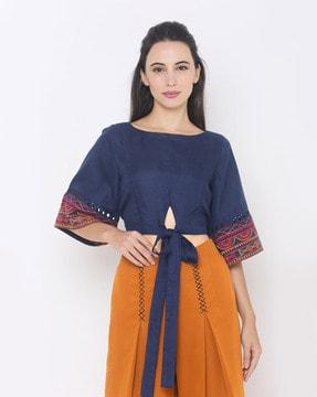 waist tie-up top with boat-neck