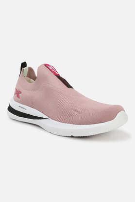 walk view synthetic slip-on women's casual shoes - berry