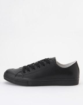 walk-support leather sneakers