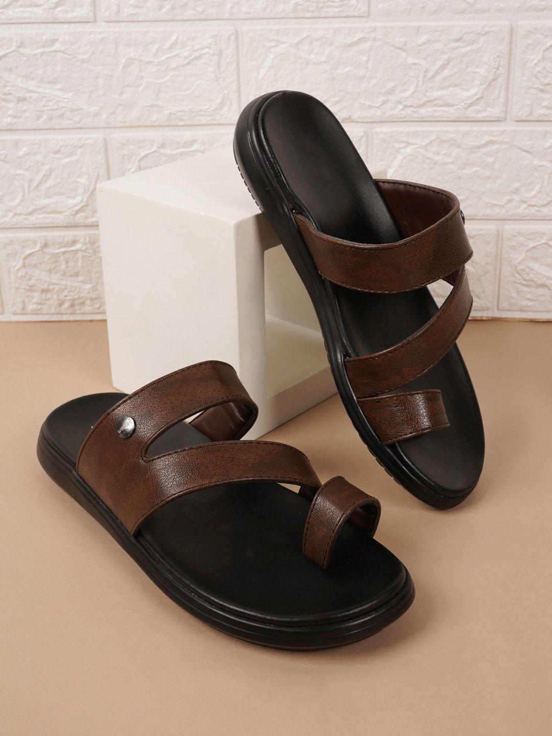 walkfree men brown one toe flats with bows