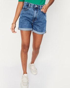 washed city shorts with upturned hems