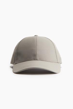 water-repellent sports cap