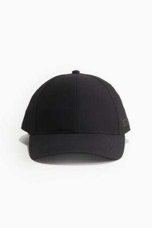 water-repellent sports cap