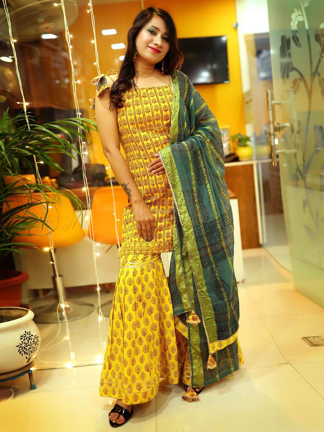 weavers saga women yellow ethnic motifs printed regular pure cotton kurti with sharara & with dupatta