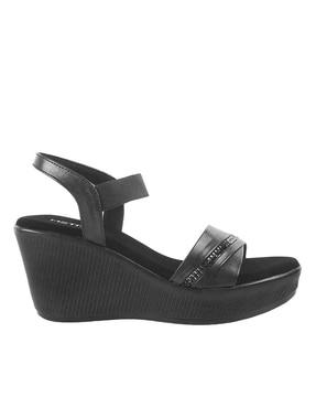 wedges with buckle closure