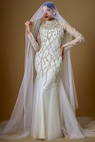 white-tulle-embellished-gown-with-veil