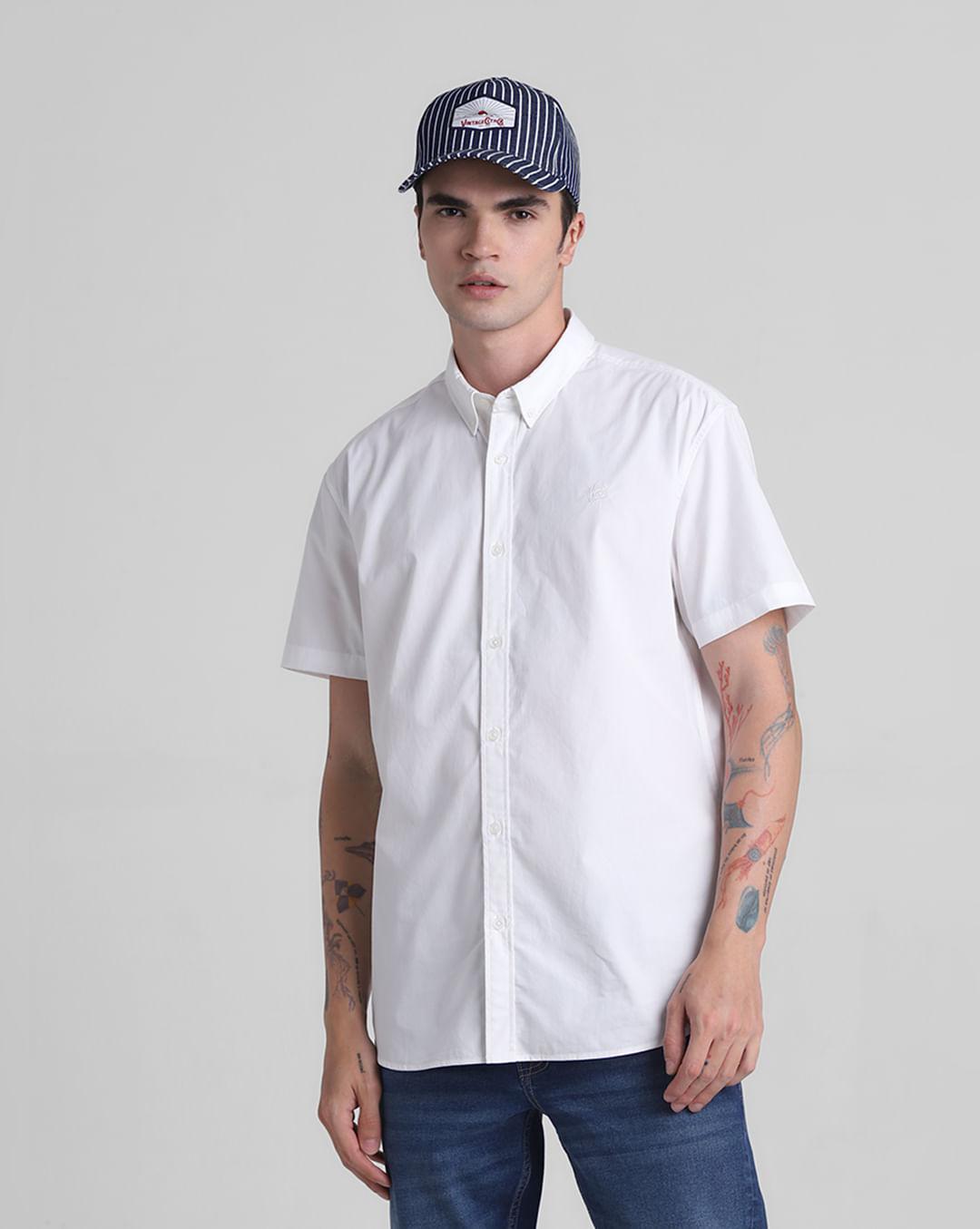 white cotton short sleeves shirt