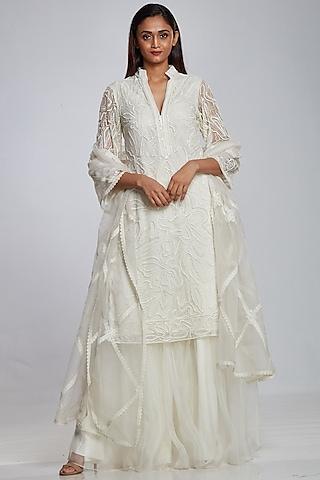 white kurta set with lace details