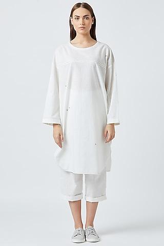 white oversized tunic with back pockets