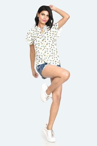 white printed casual short sleeves tie-up neck women regular fit top