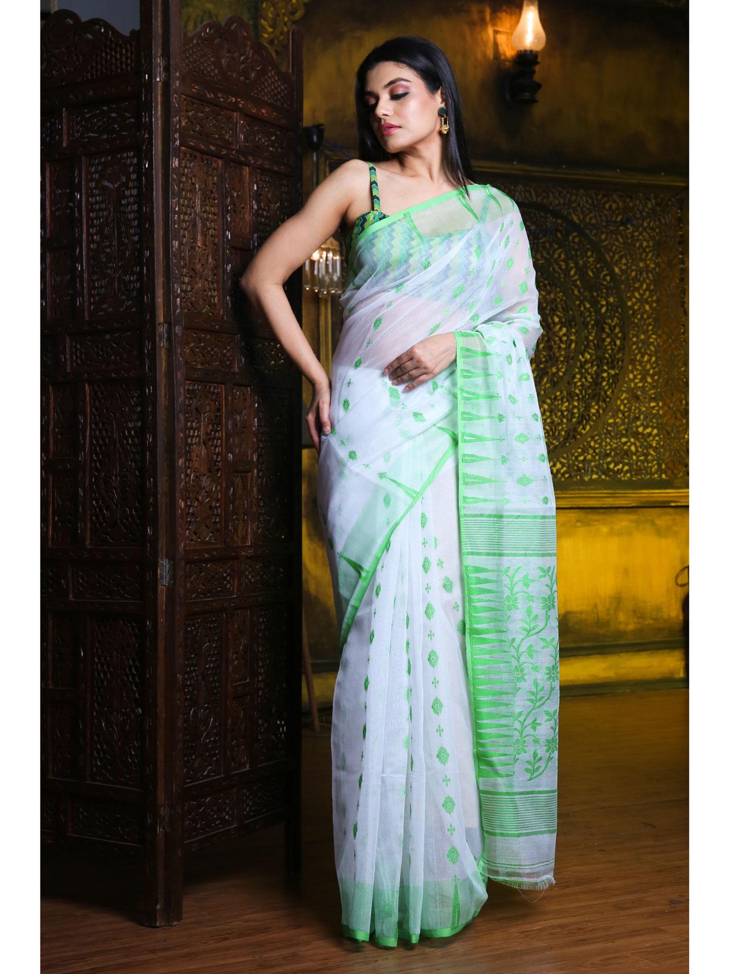 white silk cotton handwoven jamdani saree with green aanchal without blouse