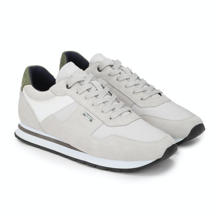 white solid trainers