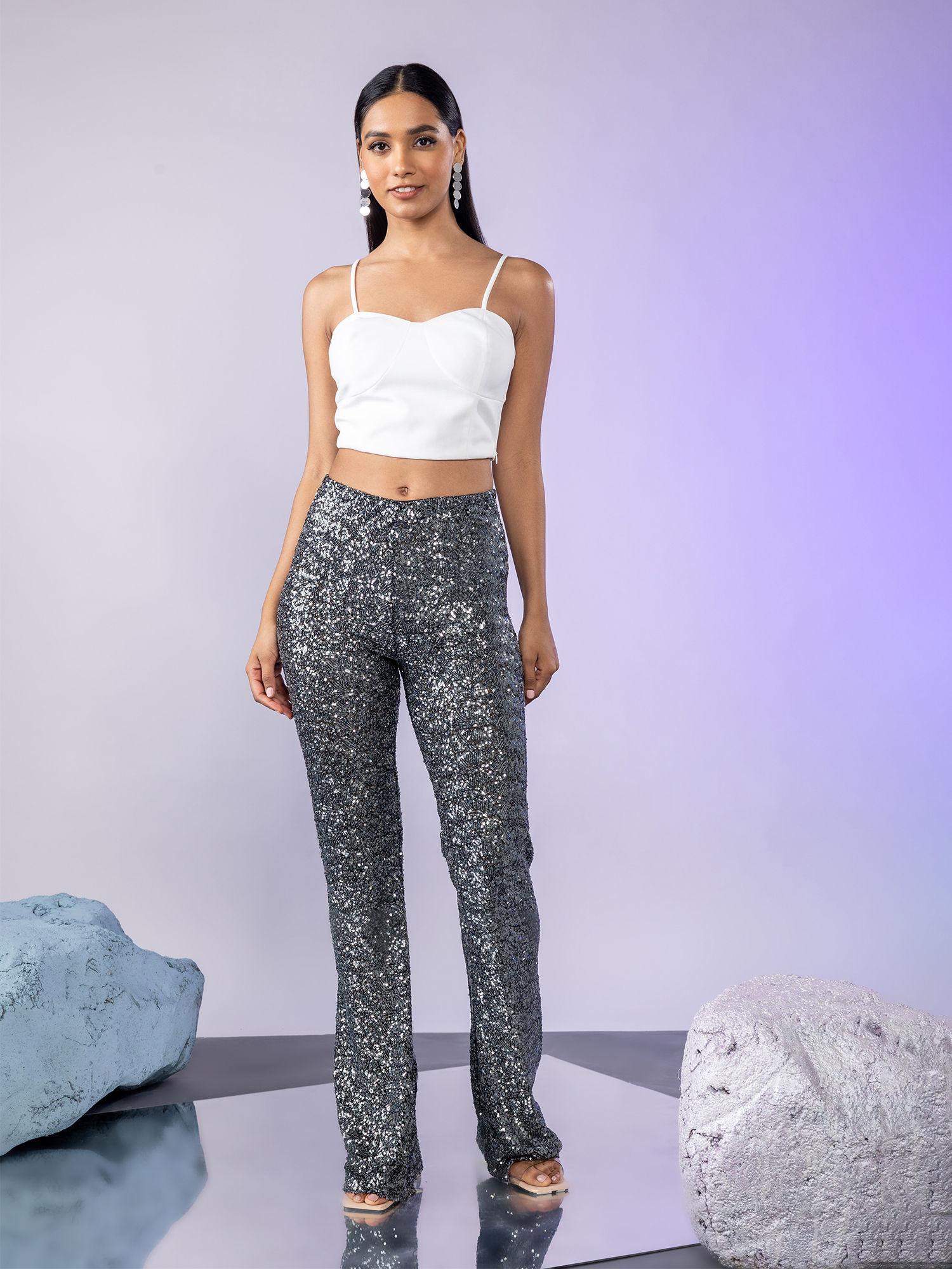 white sweetheart fitted crop top