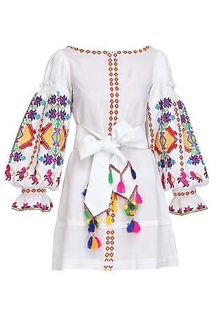 white thread embroidered loose dress