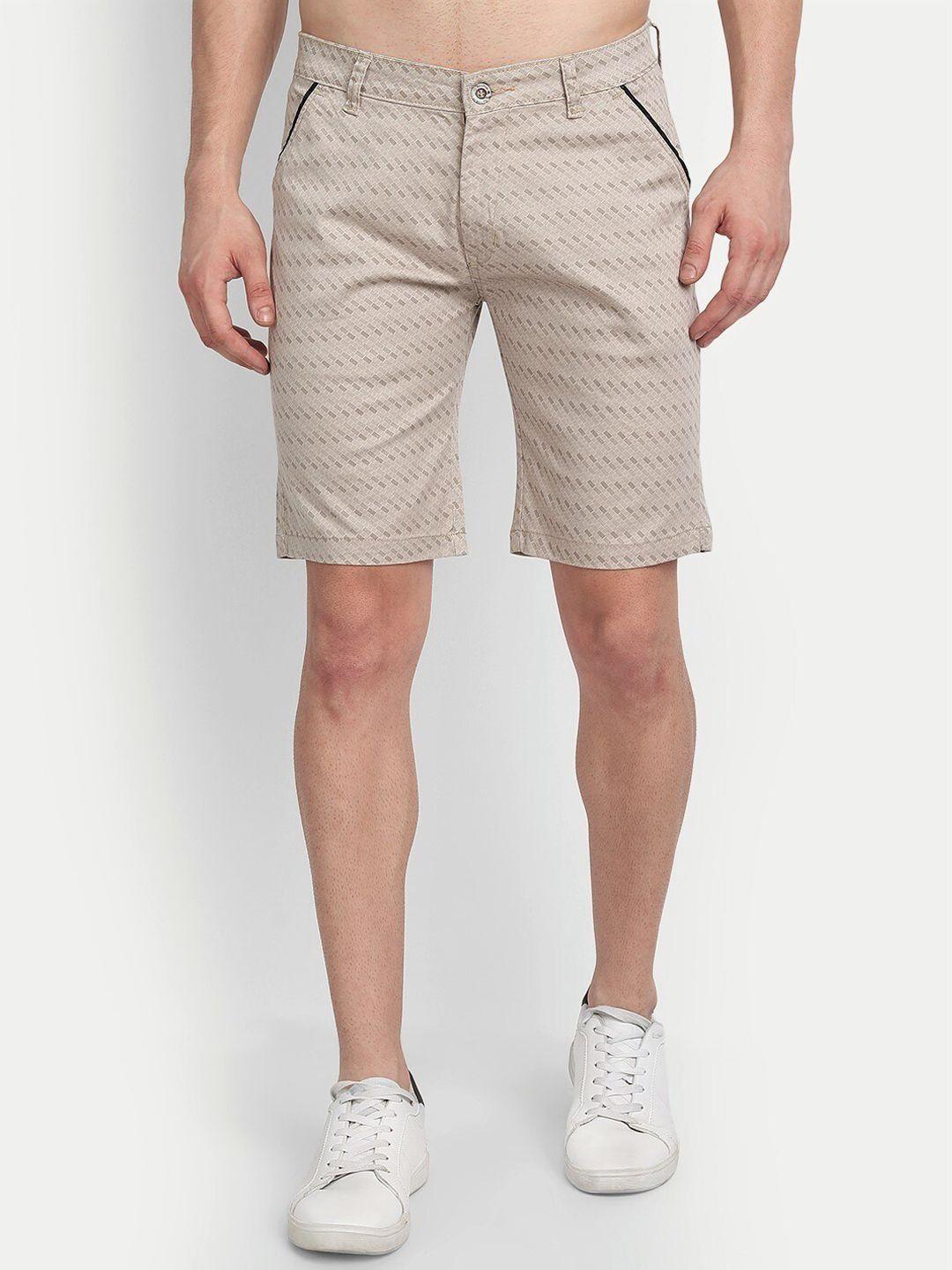 wicked stitch men cream-coloured printed cotton shorts