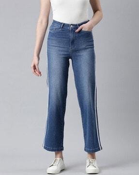 wide leg jeans with 5-pocket styling