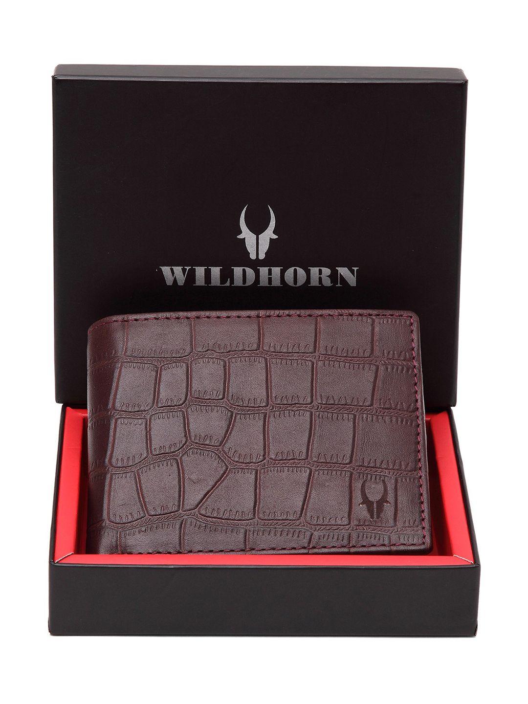 wildhorn men maroon textured two fold leather wallet