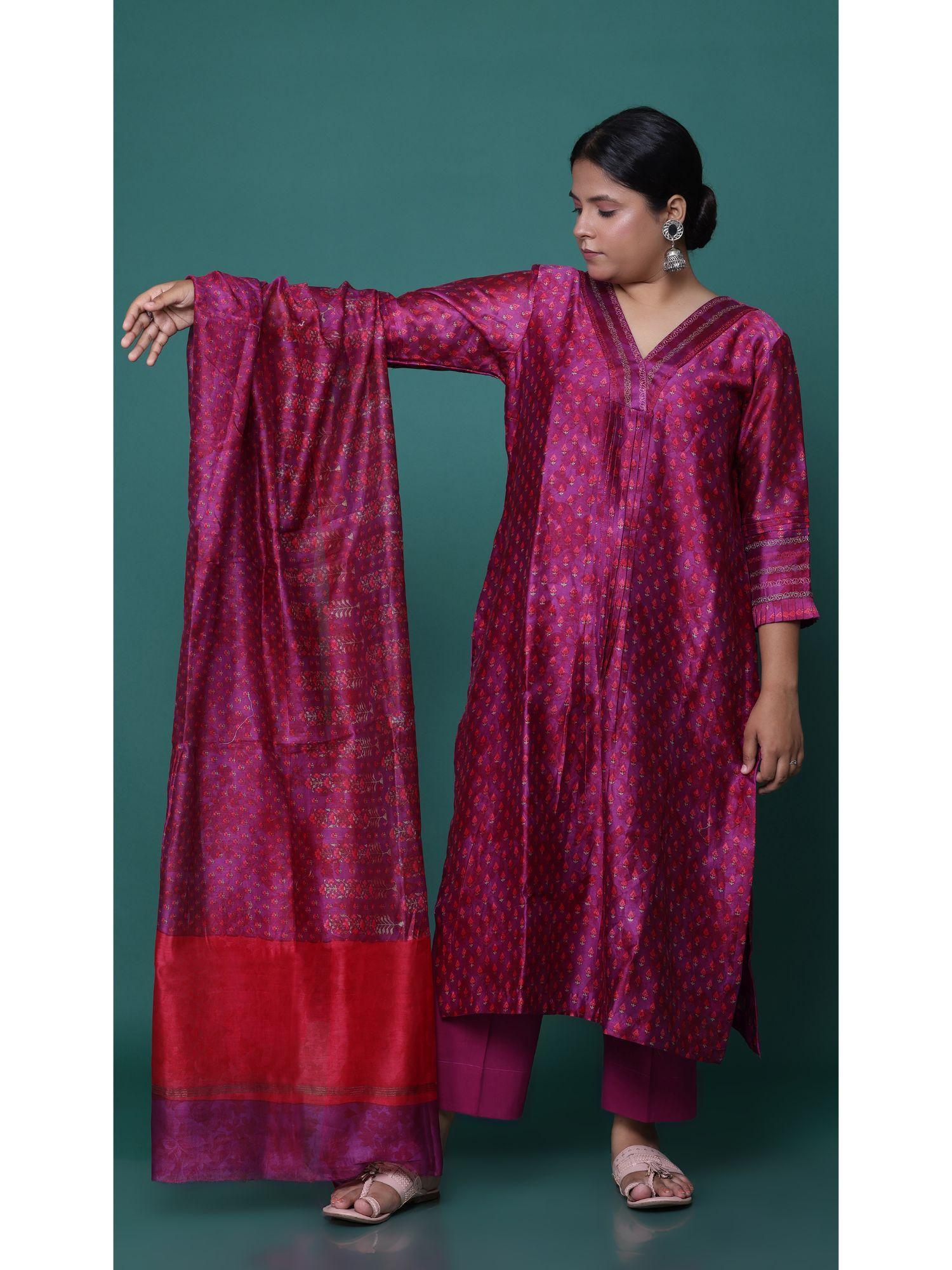 wine chanderi embroidered kurta with pant and dupatta (set of 3)