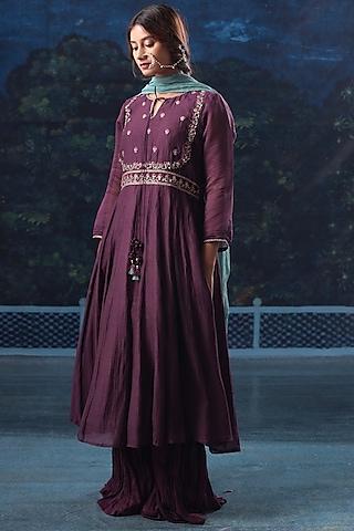 wine hand embroidered panelled kurta set