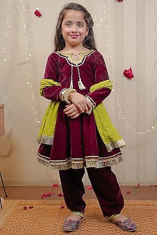 wine velvet embellished kurta set for girls