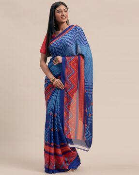 women chevron print saree with contrast border