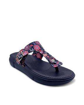 women floral print thong-strap sandals