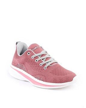 women lace-up sports shoes