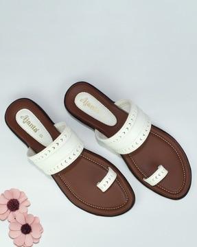 women open-toe toe-ring sandals