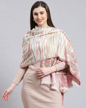 women printed shawl with fringed hem
