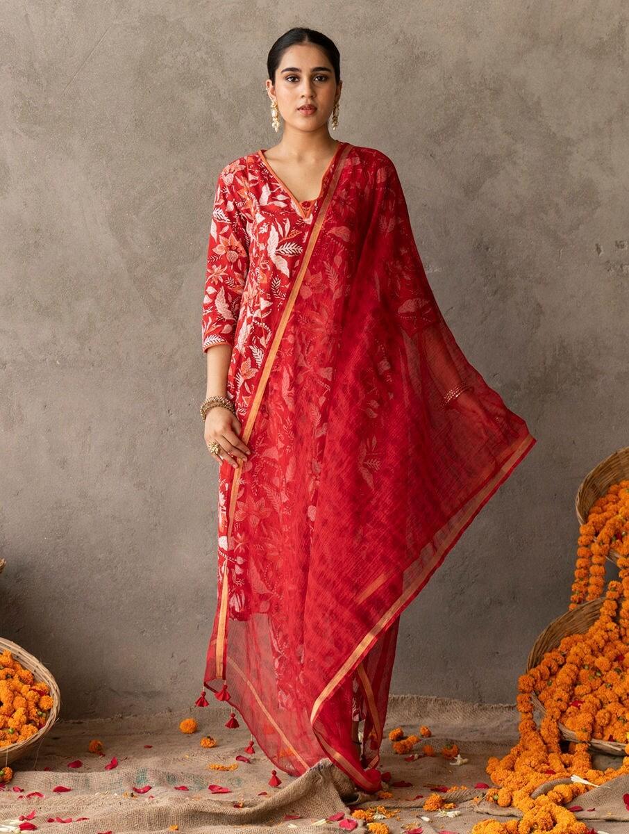 women red cotton bandhani dupatta