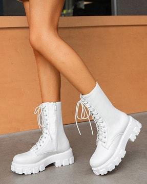 women round-toe lace-up boots